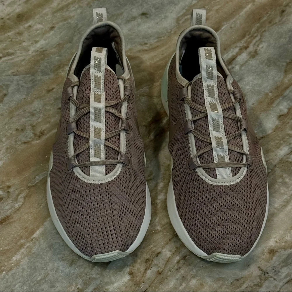 Women’s NIKE Ashin modern sneakers- sepia stone. Size 11